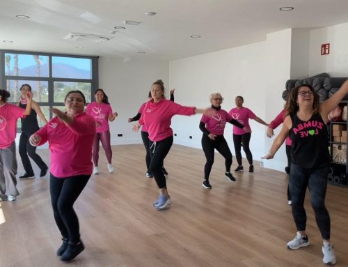 Puerto Sotogrande y Fundación Navega colaboran con Bandera Rosa en una jornada de actividad física adaptada en el campo de golf de La Duquesa